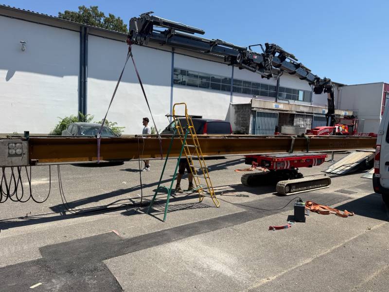 Dépose d'un pont roulant de 16 m de long