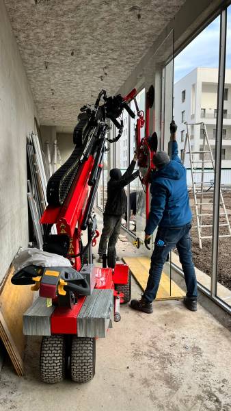 Location d'un ROBOT DE LEVAGE BEFARD XC820-3 spécial vitrages à Lyon