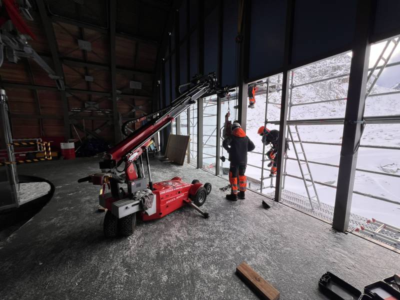 Location d'un ROBOT DE LEVAGE BEFARD XC820-3 spécial vitrages à Lyon