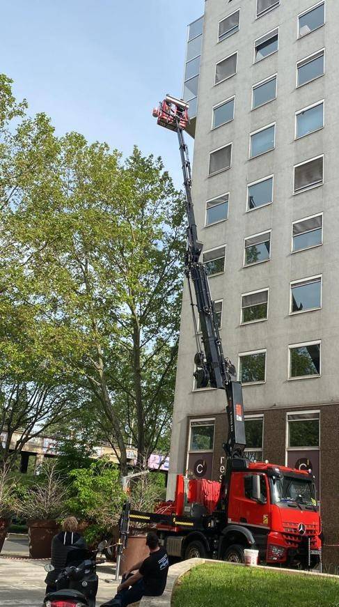 Louer un CAMION NACELLE 33 M à Lyon