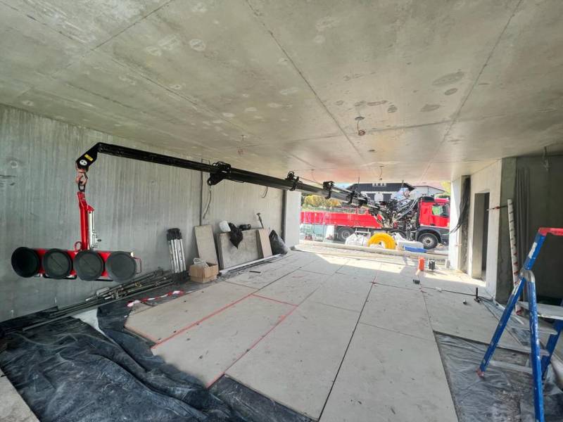 Location GRUE HIAB 638 JIB ET TREUIL sur Porteur MERCEDES AROCS 8X4 avec opérateur