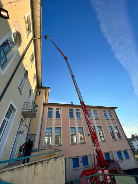 Remplacement de tourelle de désenfumage à la Côte-Saint-André dans le 38