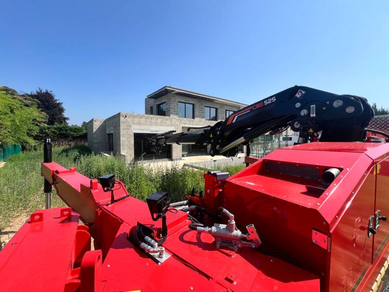 Louer une MINI GRUE BG LIFT CWE 525 à Lyon et en Rhônes-Alpes