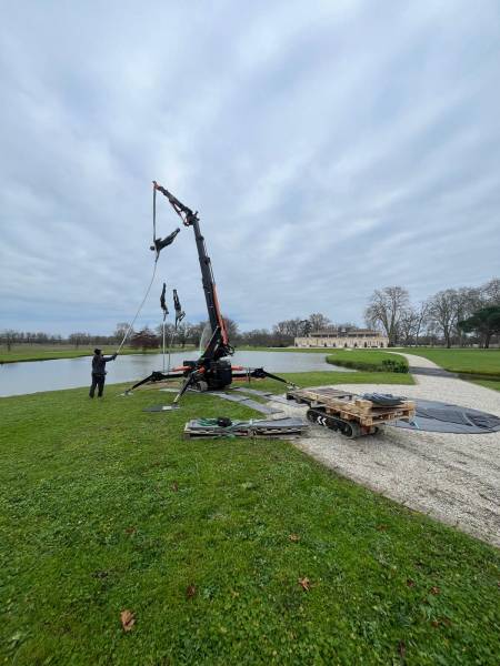 Mise en place de 3 statues en bronze dans un château près de Bordeaux