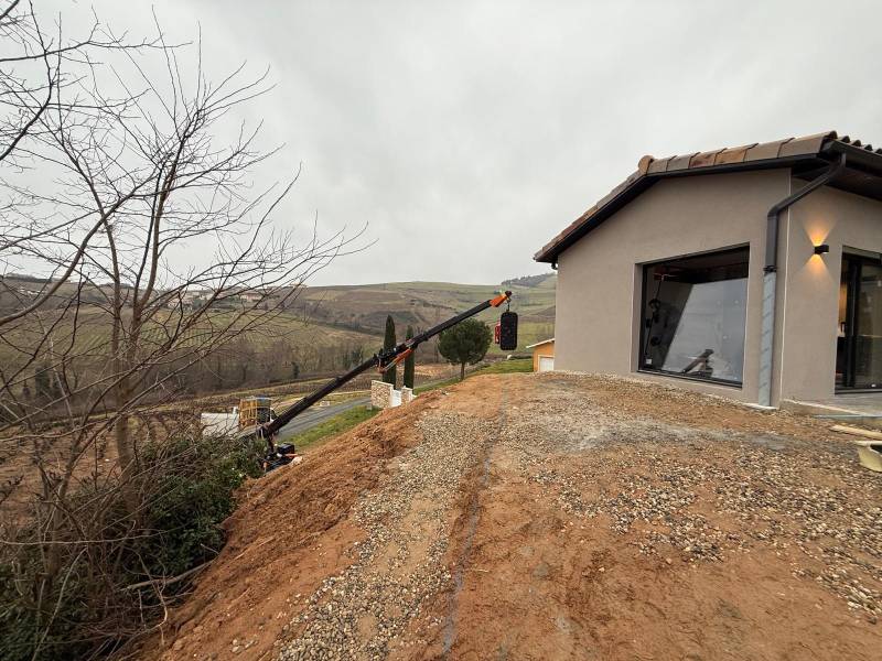 Aide à la pose de vitrages en pareclose intérieure à Vaux en Beaujolais (69)