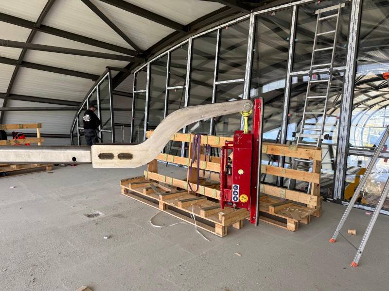 Assistance à la pose de vitrages sur un mur rideau à Colombier-Saugnieu (69)