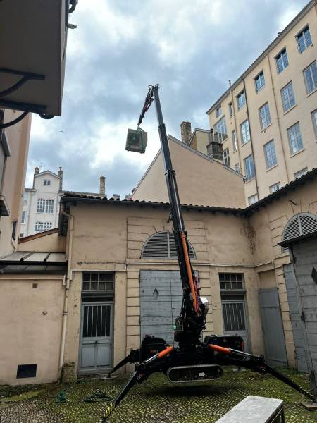 levage de groupe clim à Lyon