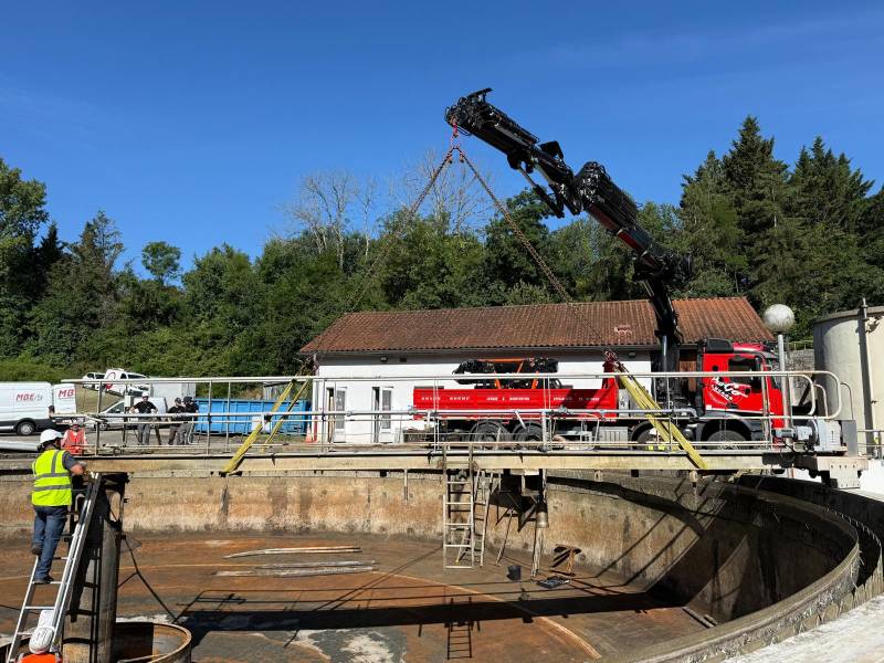 grutage d'une passerelle