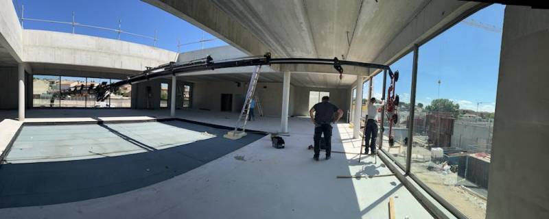 Location GRUE HIAB 638 JIB ET TREUIL sur Porteur MERCEDES AROCS 8X4 avec opérateur