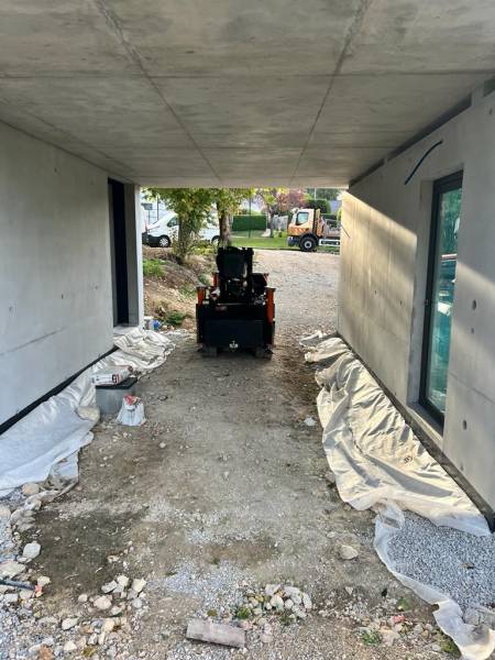 Location d'une MINI GRUE ARAIGNEE sur chenilles BG LIFT 400 avec chauffeur à Lyon