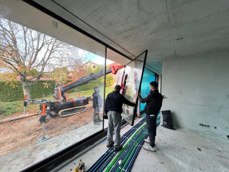 Location d'une MINI GRUE ARAIGNEE sur chenilles BG LIFT 400 avec chauffeur à Lyon
