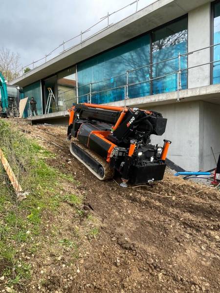 Location d'une MINI GRUE ARAIGNEE sur chenilles BG LIFT 400 avec chauffeur à Lyon