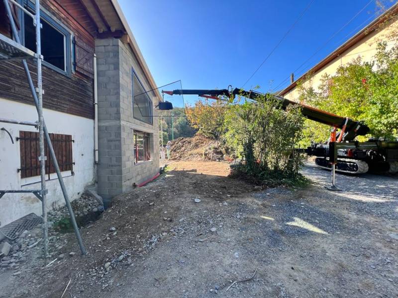 Louer une MINI GRUE BG Lift M400 pour travaux extérieurs et intérieurs à Lyon et sa région