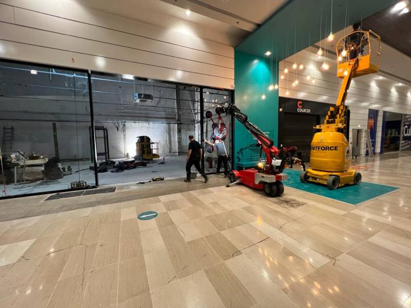 Location d'un ROBOT DE LEVAGE BEFARD XC820-3 spécial vitrages à Lyon