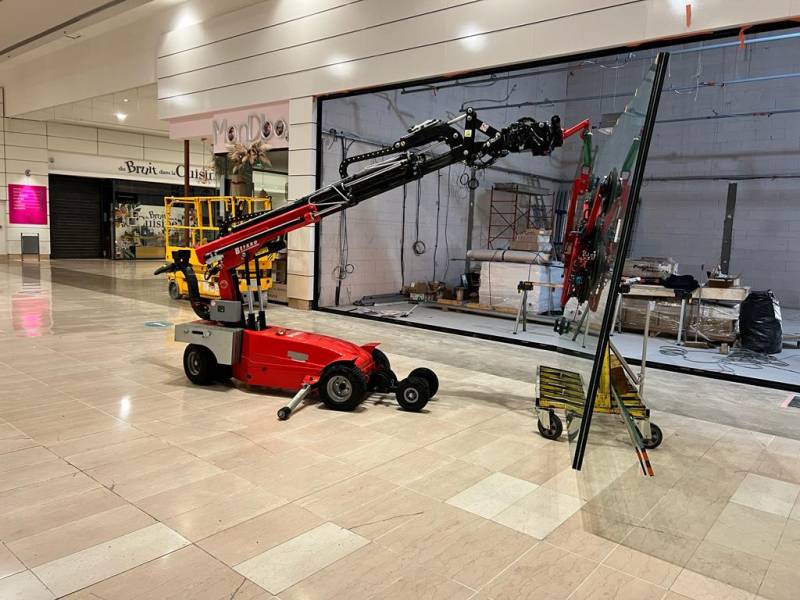 Location d'un ROBOT DE LEVAGE BEFARD XC820-3 spécial vitrages à Lyon