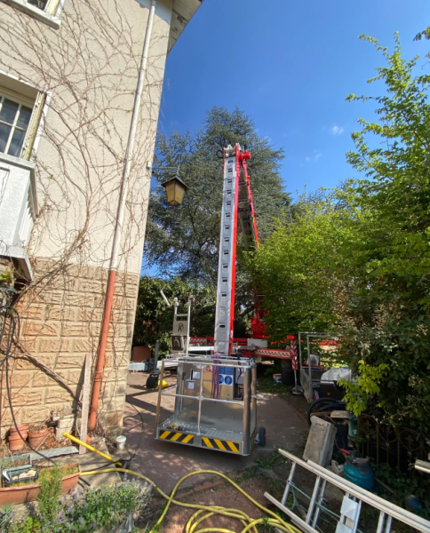 Location d'une NACELLE SUR REMORQUE AUTOMOTRICE KLAAS K400 30m de hauteur & 21m de déport