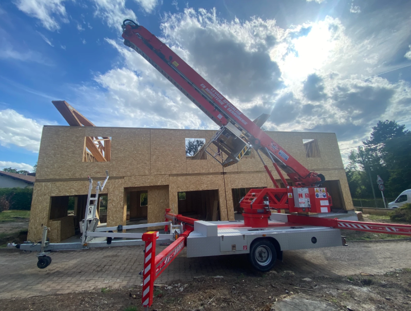 Location d'une NACELLE SUR REMORQUE AUTOMOTRICE KLAAS K400 30m de hauteur & 21m de déport