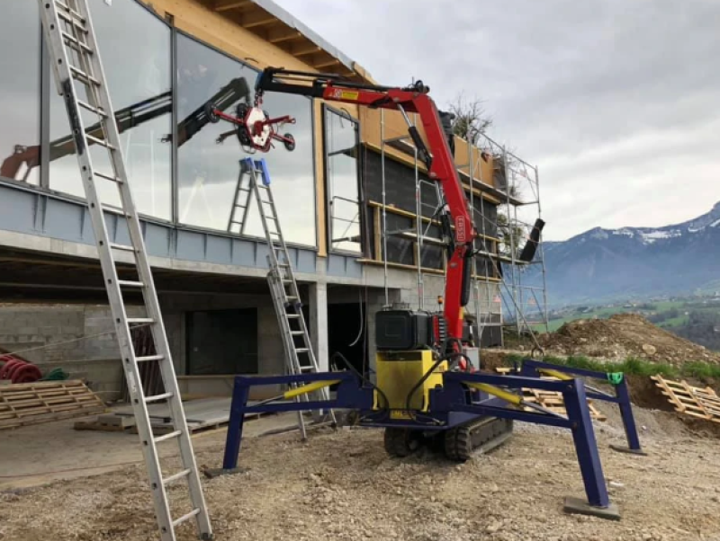 Louer une MINI GRUE A CHENILLES SML pour levage industriel et accès étroit à Lyon