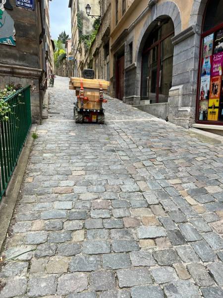 Louer un TRANSPORTEUR SUR CHENILLES TC1 pour votre chantier