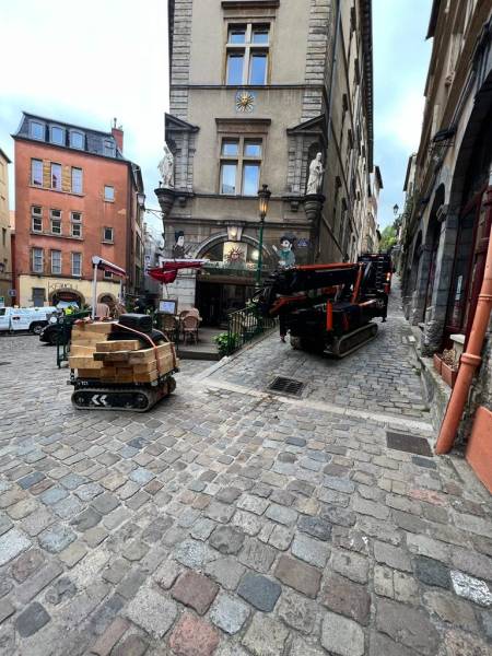 Louer un TRANSPORTEUR SUR CHENILLES TC1 pour votre chantier